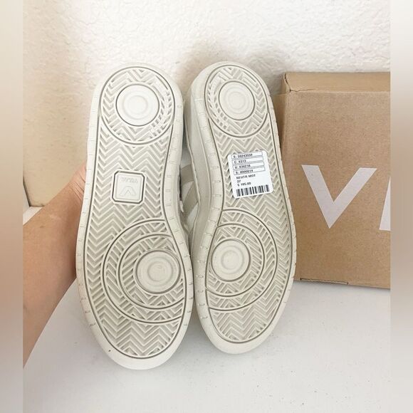 Veja V-10 B-MESH WHITE NATURAL PIERRE 37/6. New - Picture 12 of 17